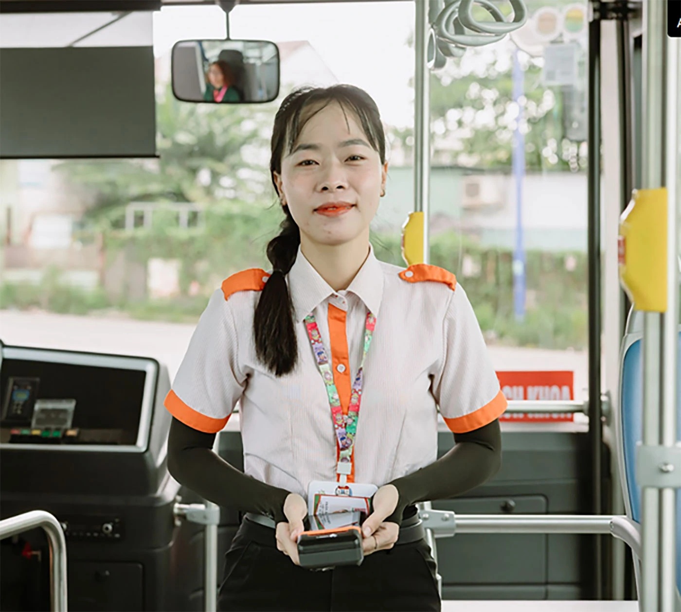 Chương trình “Chạm đều tay – Rinh ngay giải về”: Bước tiến mới cho xe buýt TP.HCM